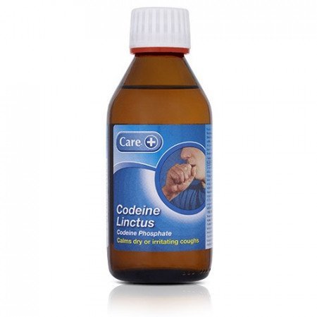 Codeine_Linctus_Syrup_15mg_5ml_-_200ml_30-1 Care Plus Codeine Linctus Syrup fles tegen een rustgevende achtergrond