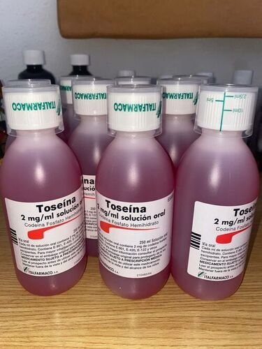 Toseina Codeine Cough Syrup flesje van 250 ml voor droge hoest online kopen in Nederland.